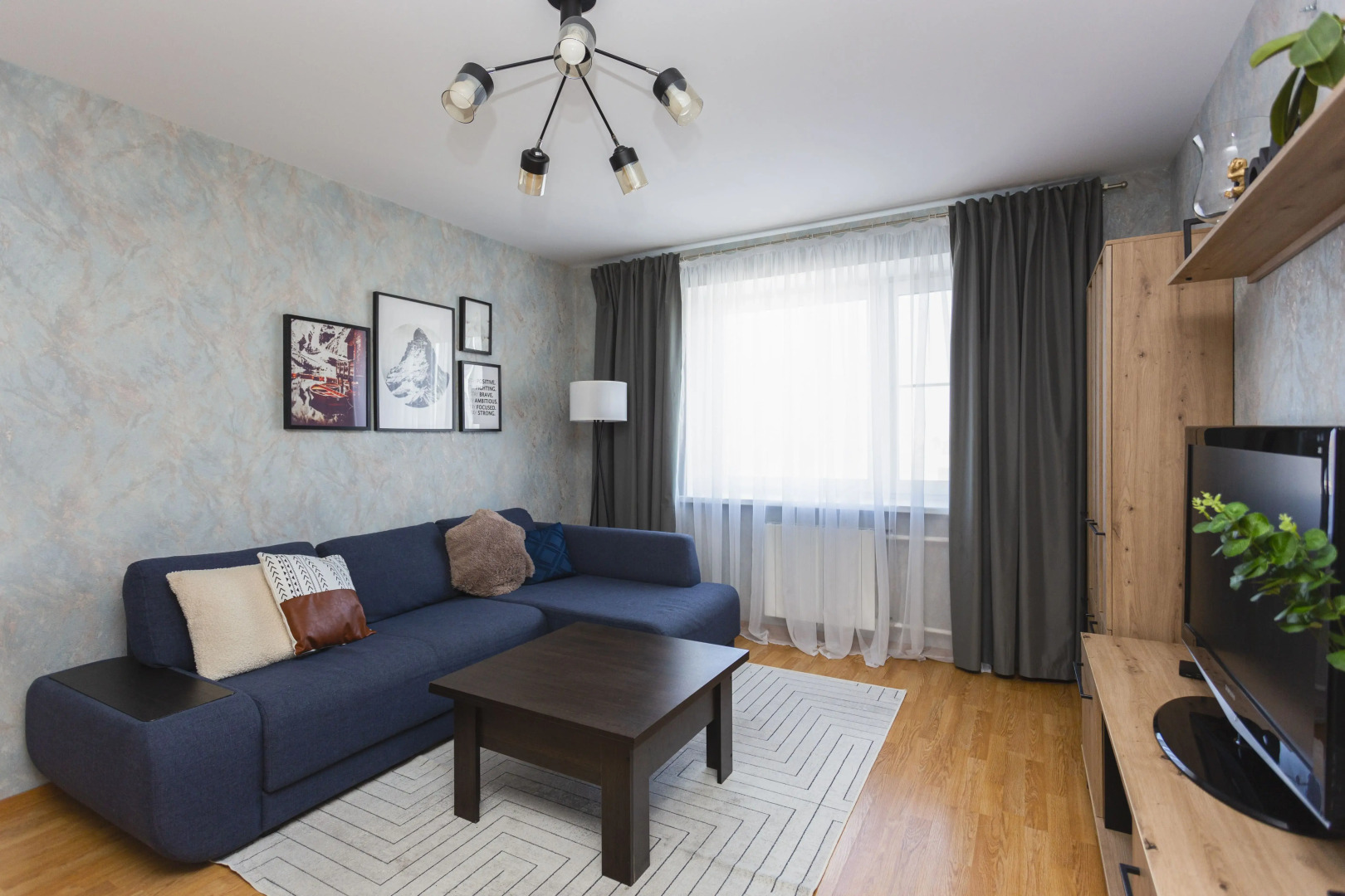 Квартира трехкомнатная в 15 минутах от центра