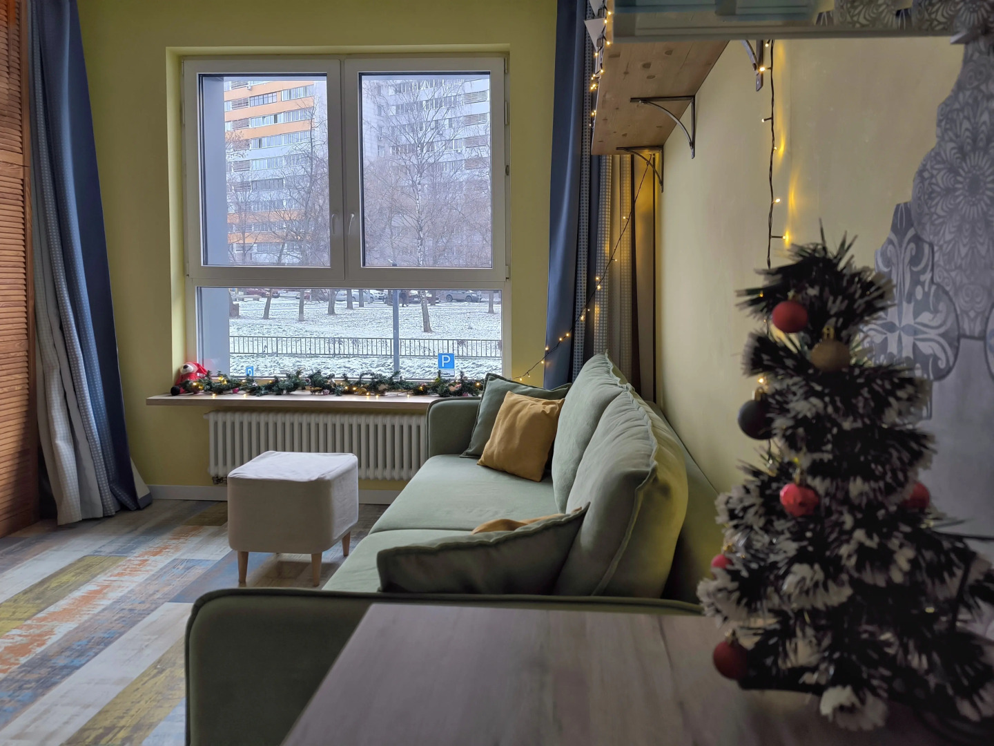 Квартира Комфортная с Просторной Гостиной, Спальней, Детской, Кабинетом и Двумя Санузлами