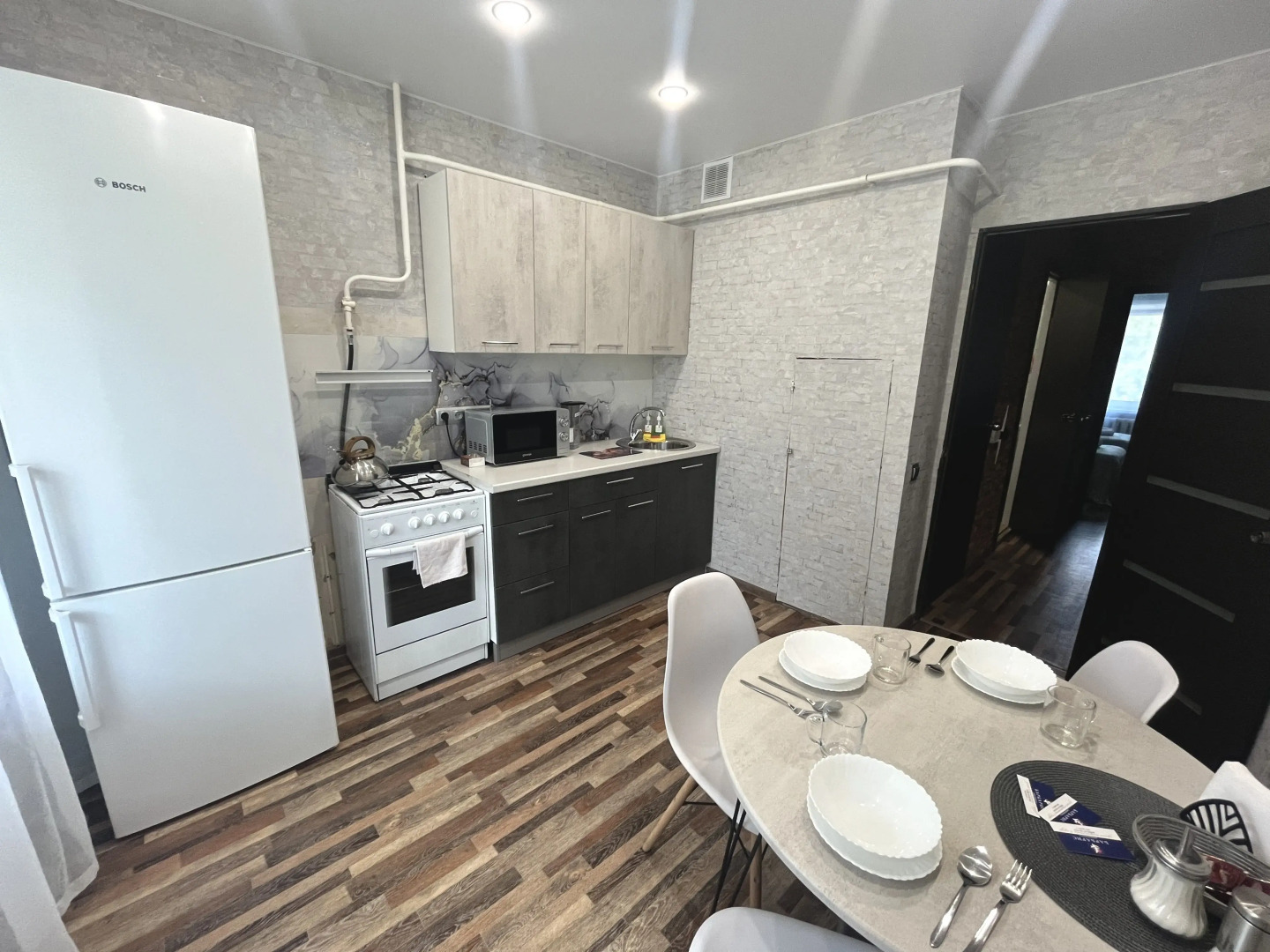 Двухкомнатная Люкс улучшенной планировки у ДК Металлургов