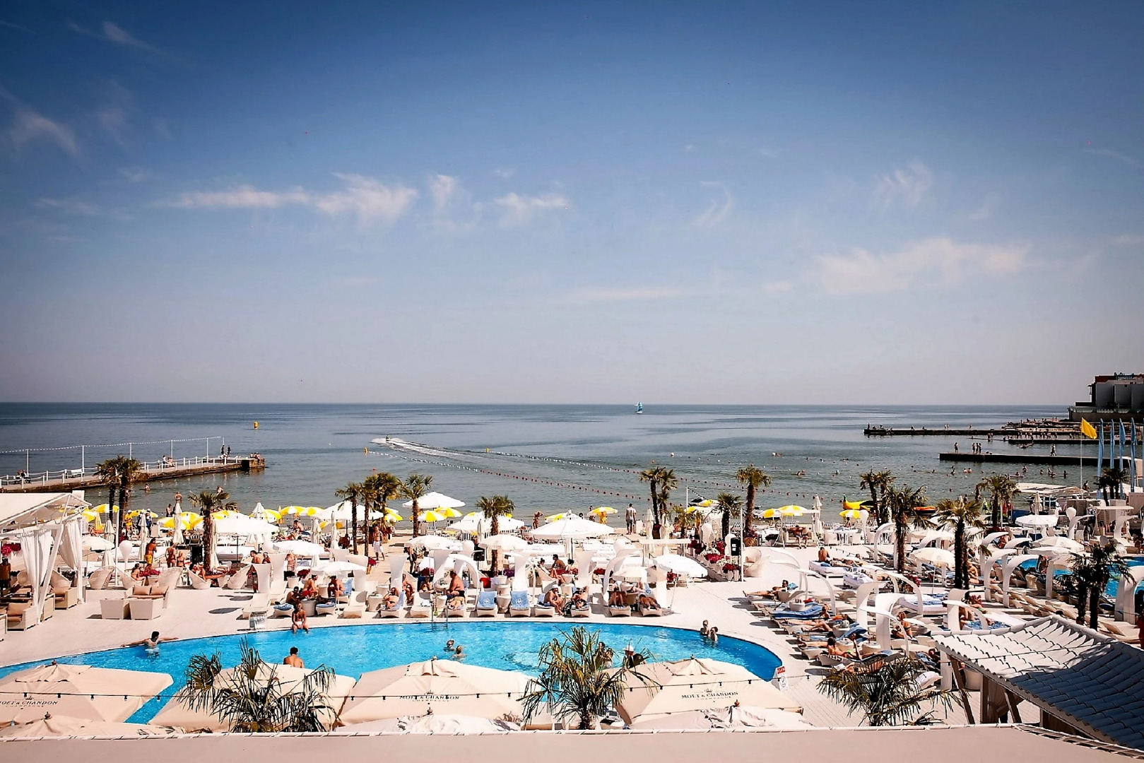 Апартаменты Pearl Apartment