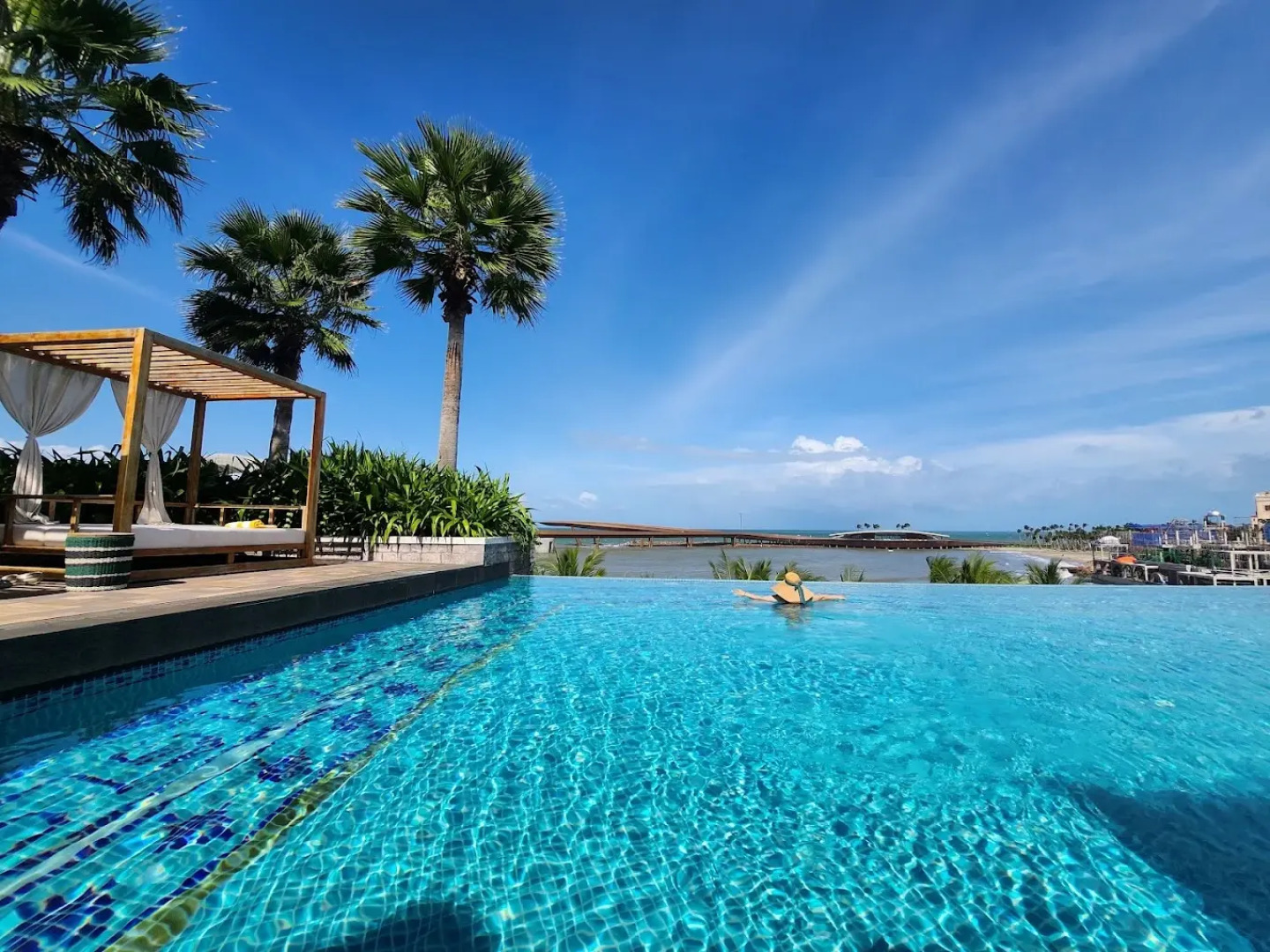 Отель La Festa Phu Quoc, Curio Collection By Hilton