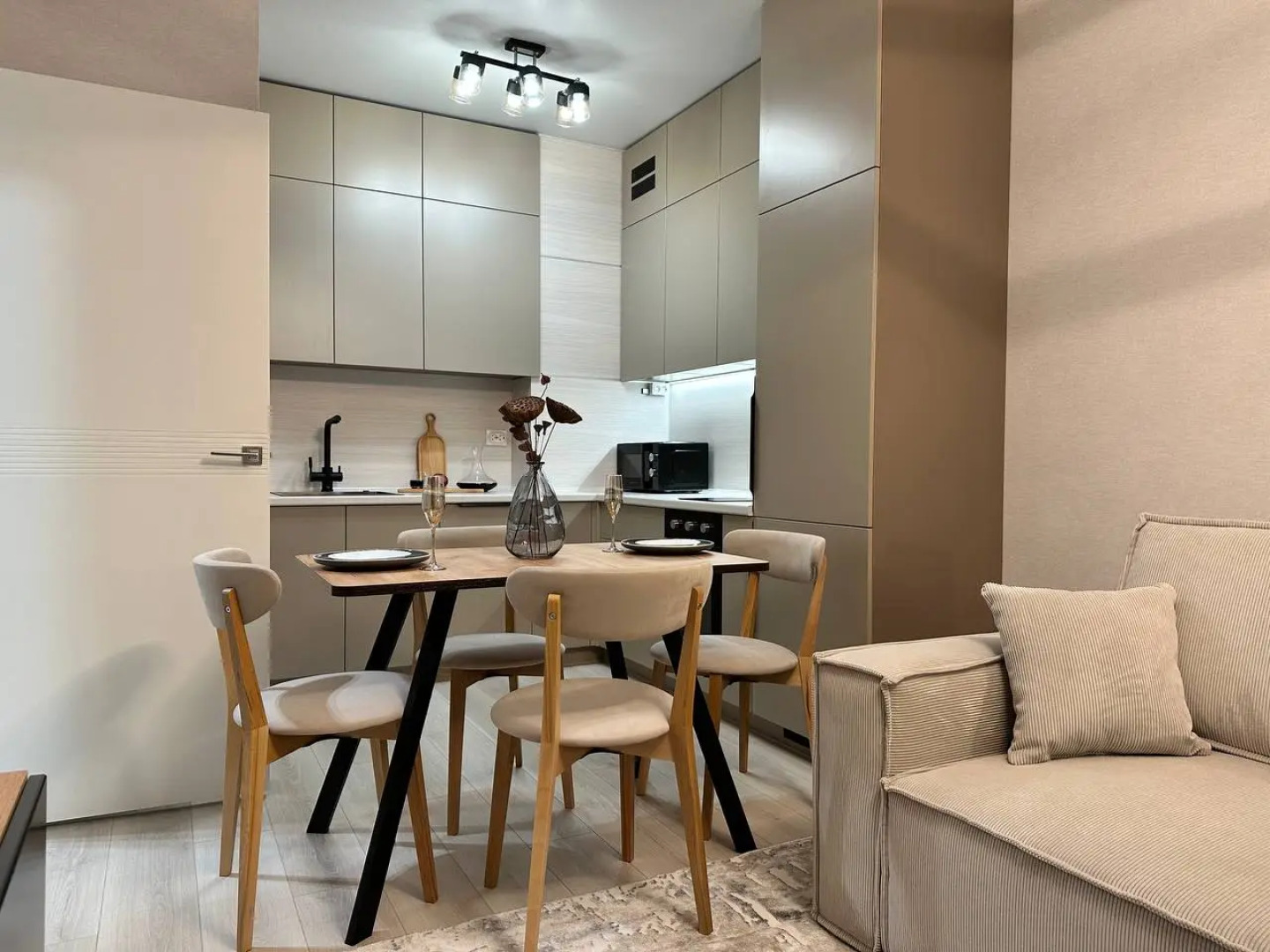 Апартаменты Алмаз Сити Гранатовый Браслет