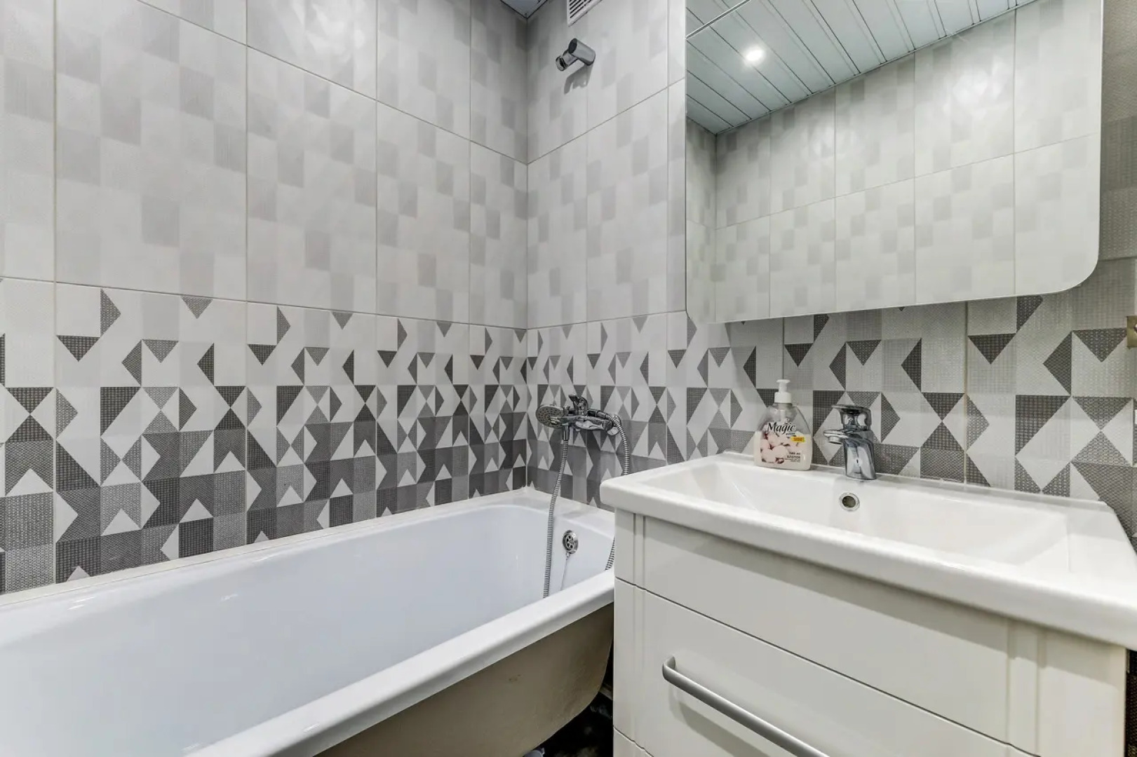 Апартаменты на Кржижановского 7