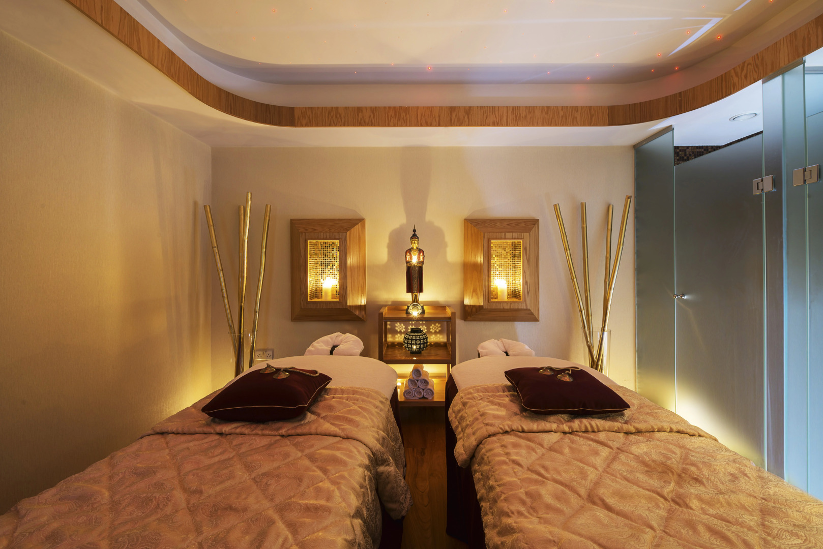 Отель Constantinou Bros Pioneer Beach