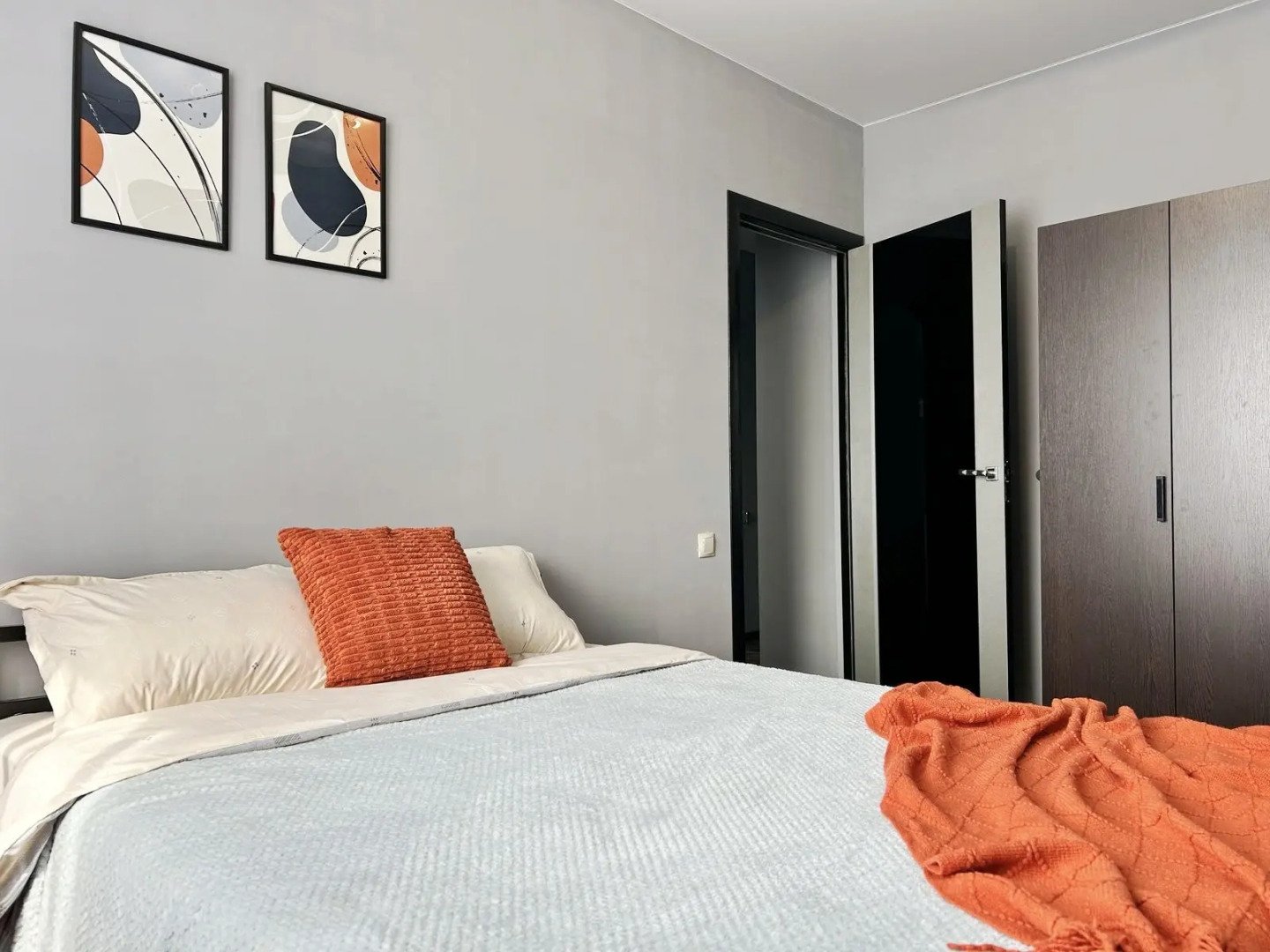 Квартира Двухкомнатная возле Космопорта