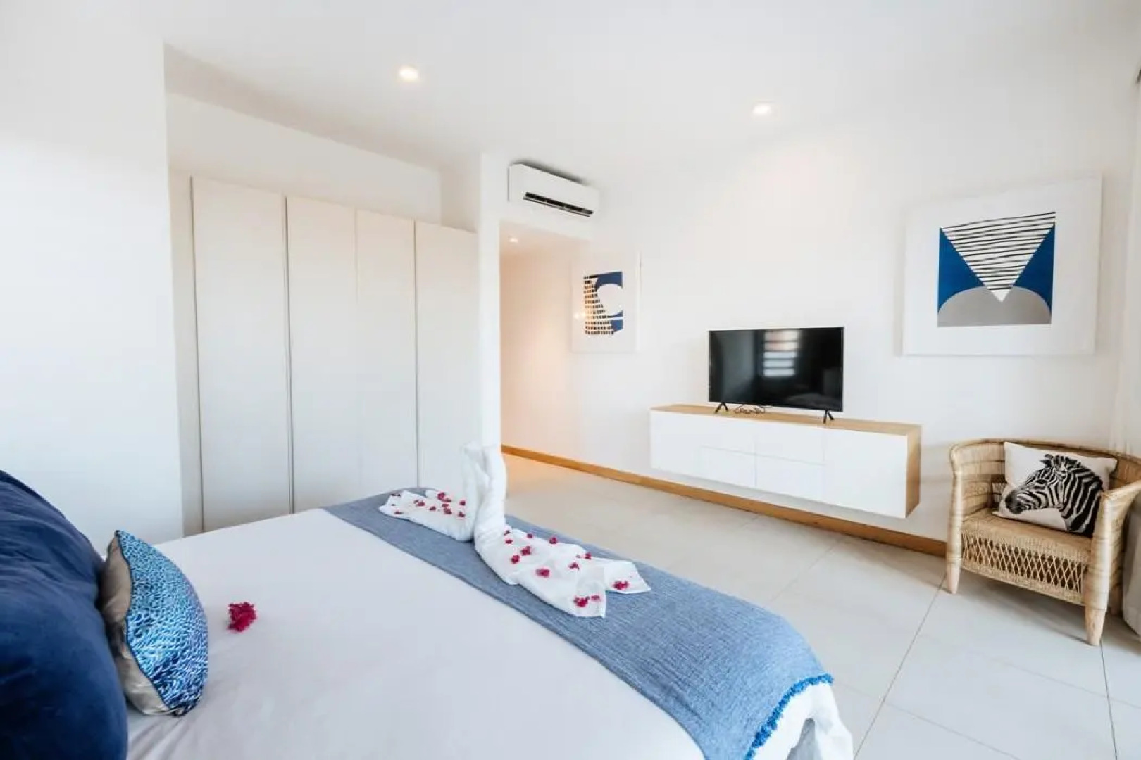 Mythic Suites & Villas