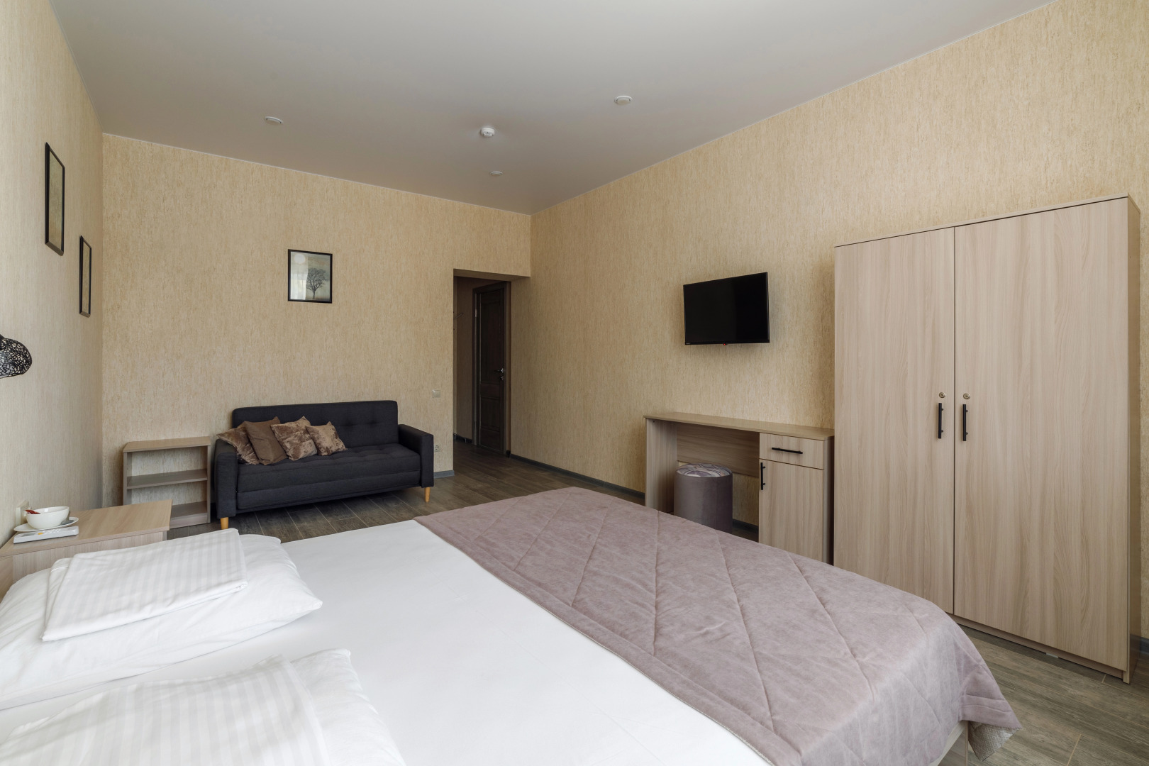 Отель Платон