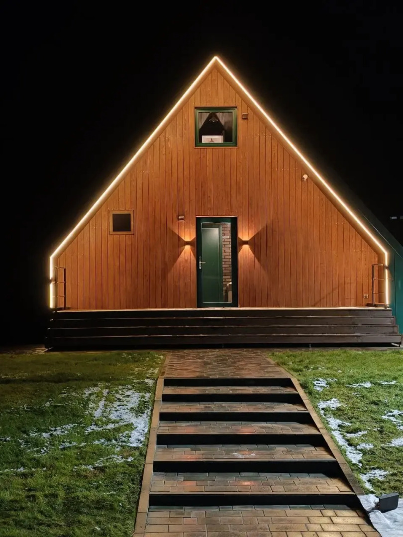 Частный дом с сауной и купелью на опушке леса