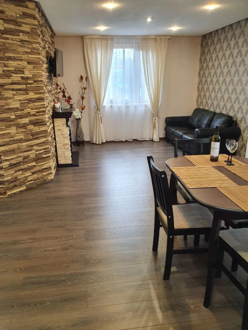 Частный дом Дом возле Ясеня