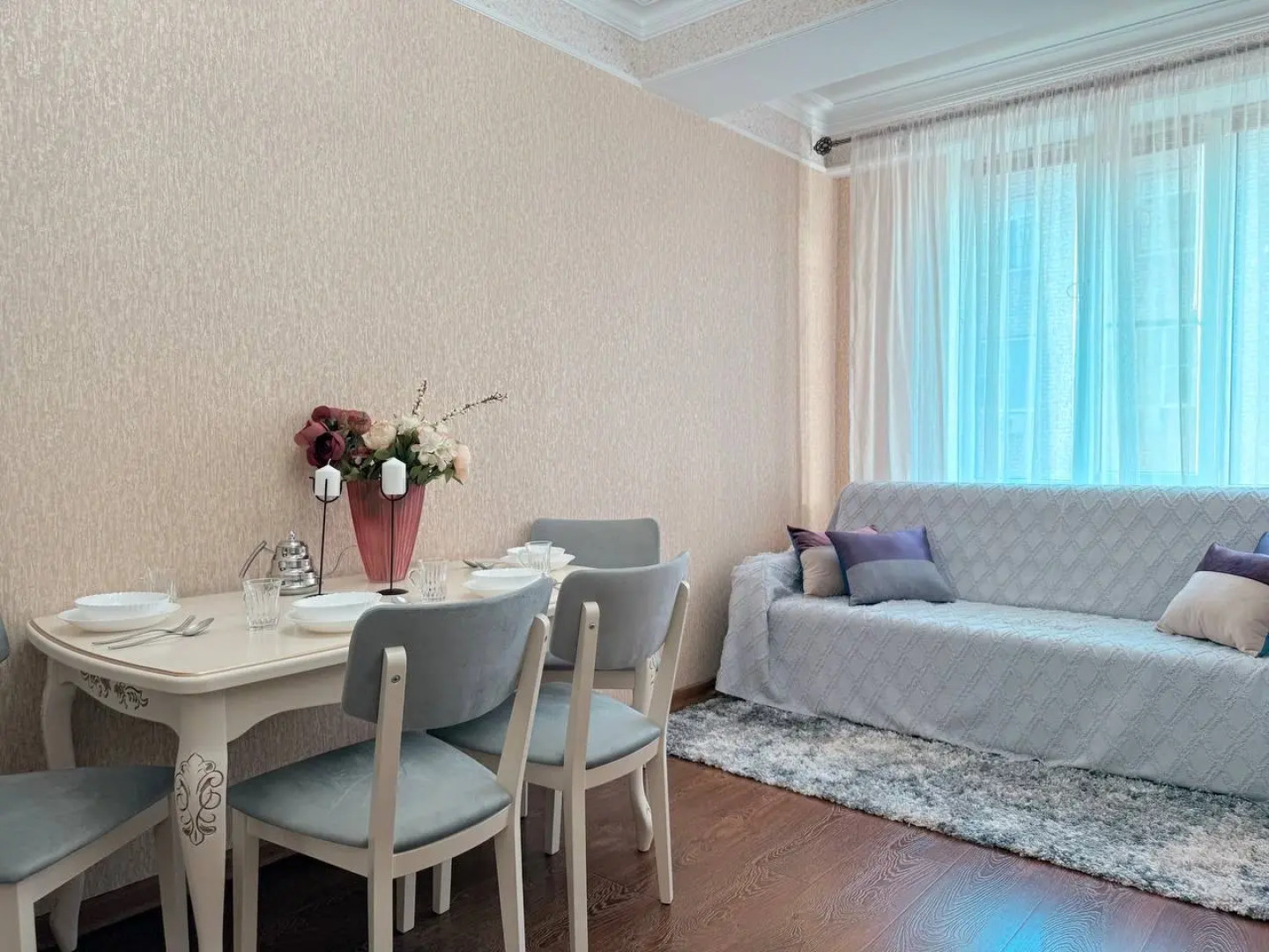 Квартира с Современной Спальней