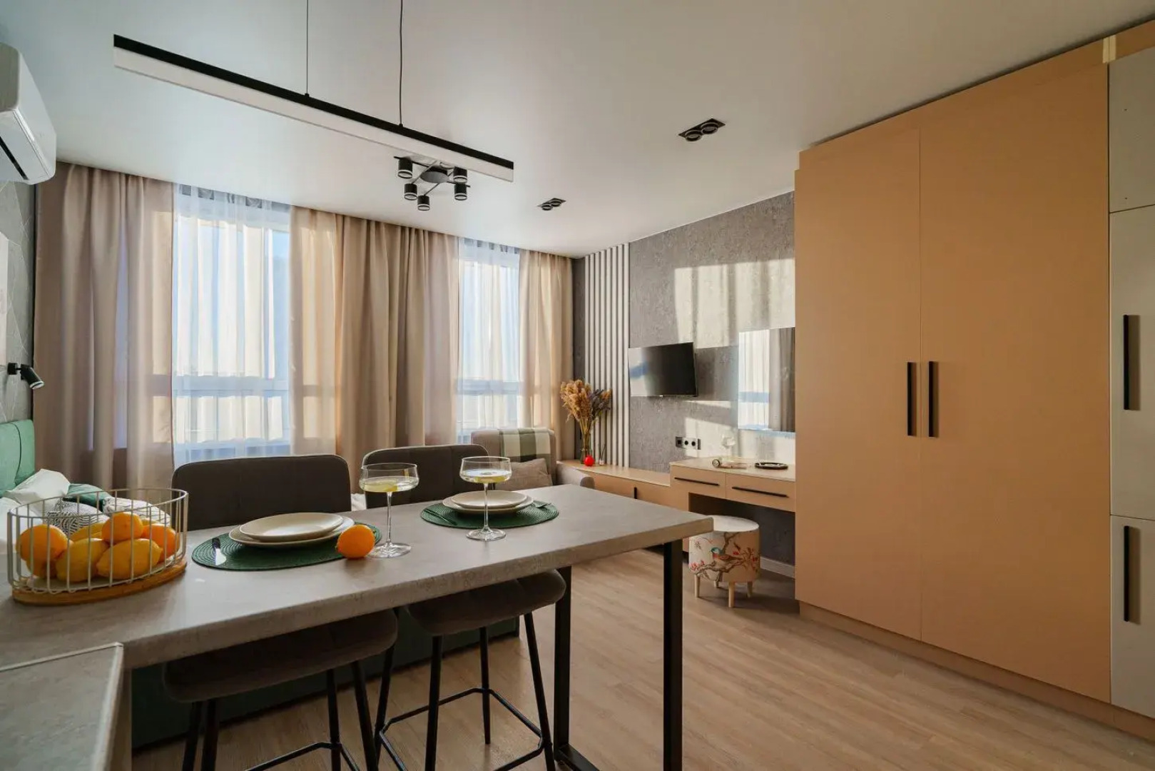 Квартира Стильная студия в одном из крупных и развитых районов города Екатеринбурга