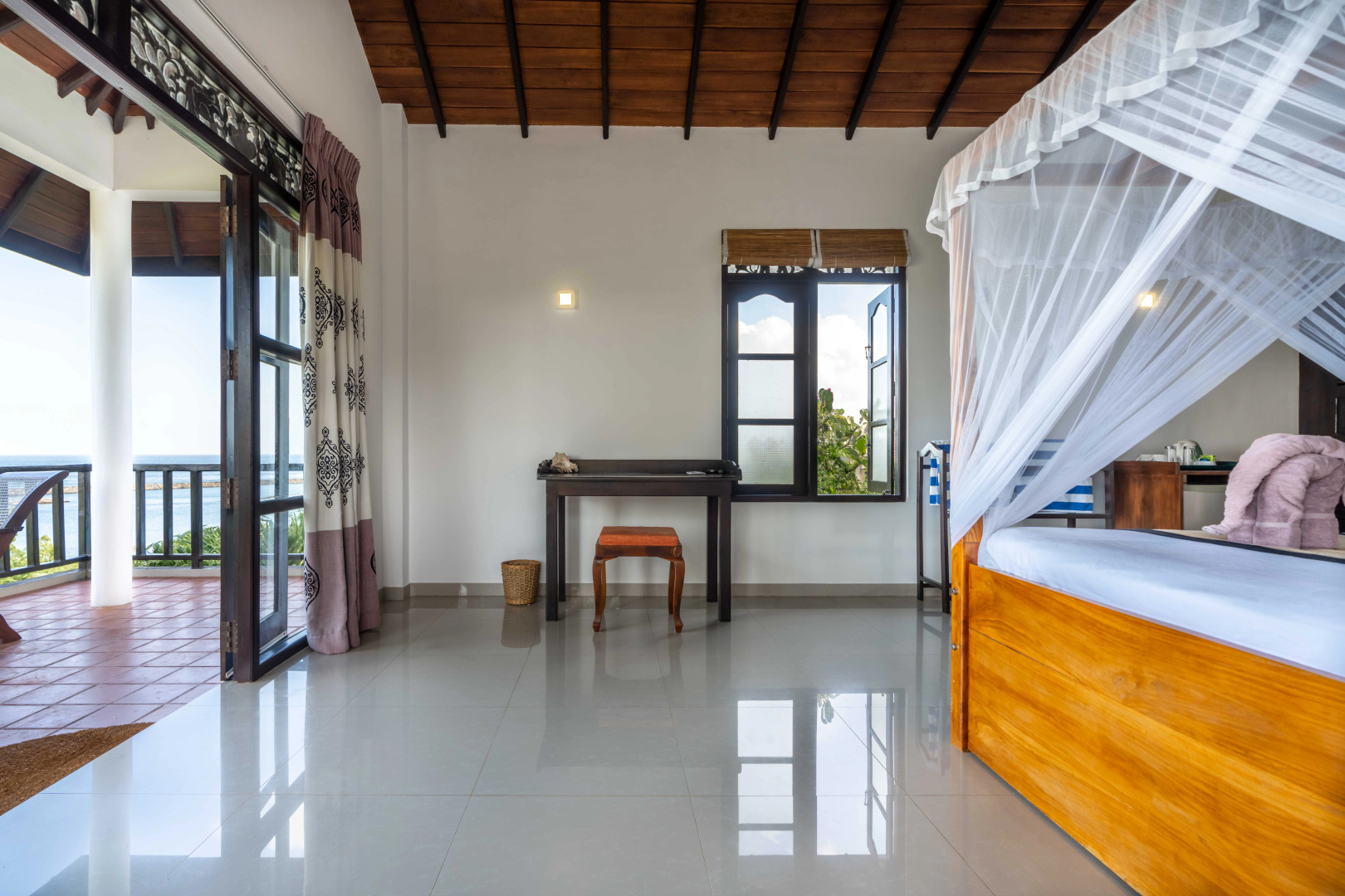 Курортный отель Ananthaya Beach