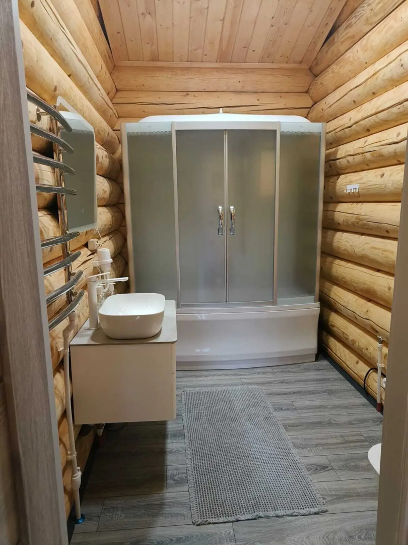 Частный дом в поселке Разливы-1, 8Б