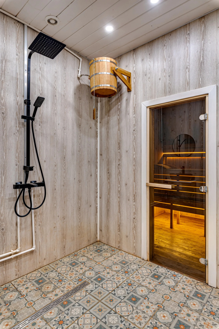 Частный дом с бaнeй на дpoвaх Harmony