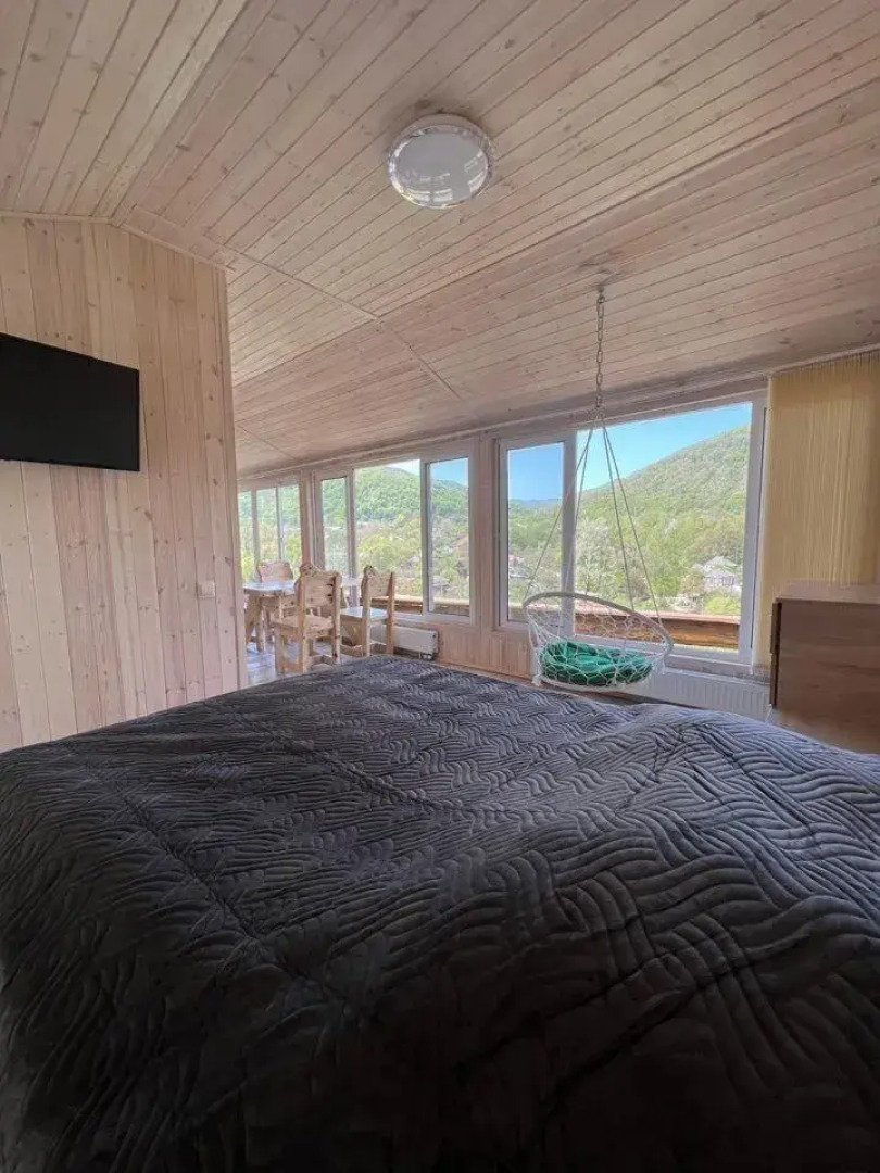 Частный дом с бассейном