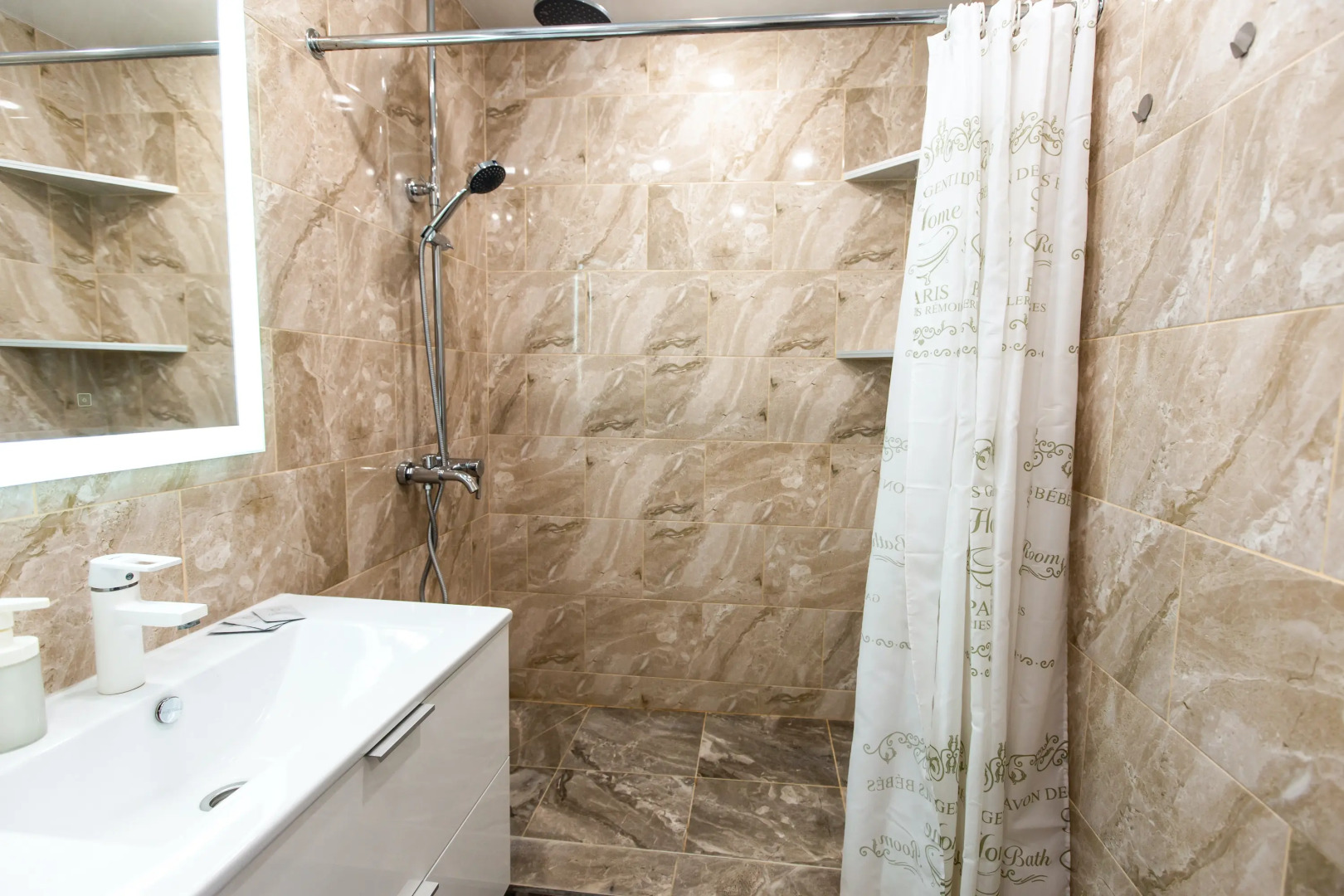 Апартаменты Good Night на Нефтяной 15