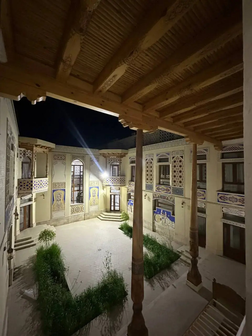 Отель Ayvan Plaza