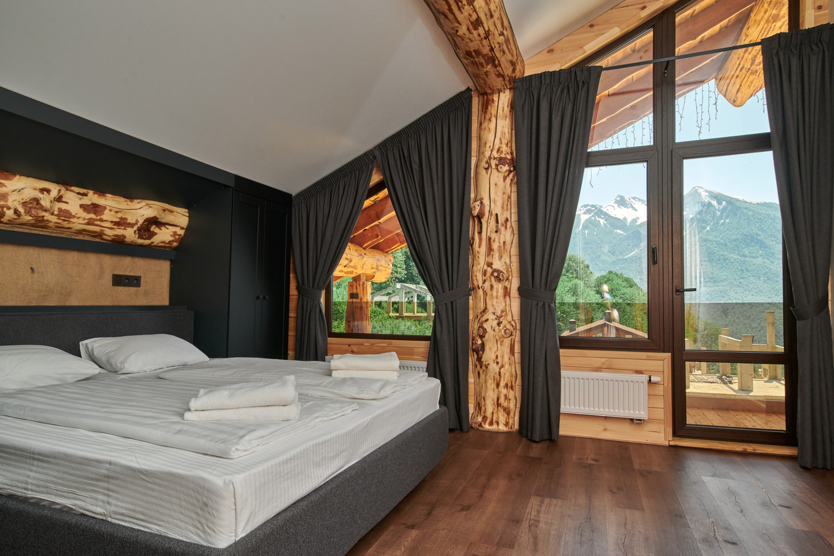 Шале Кедр 760, 5 спален, 12 гостей с бассейном и баней