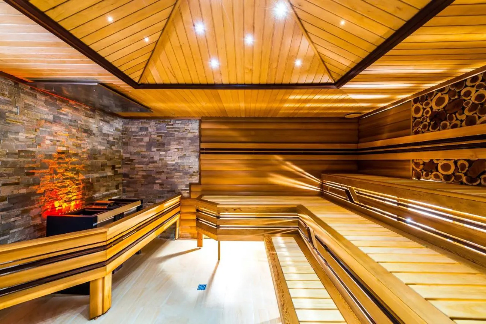 Отель Жумбактас