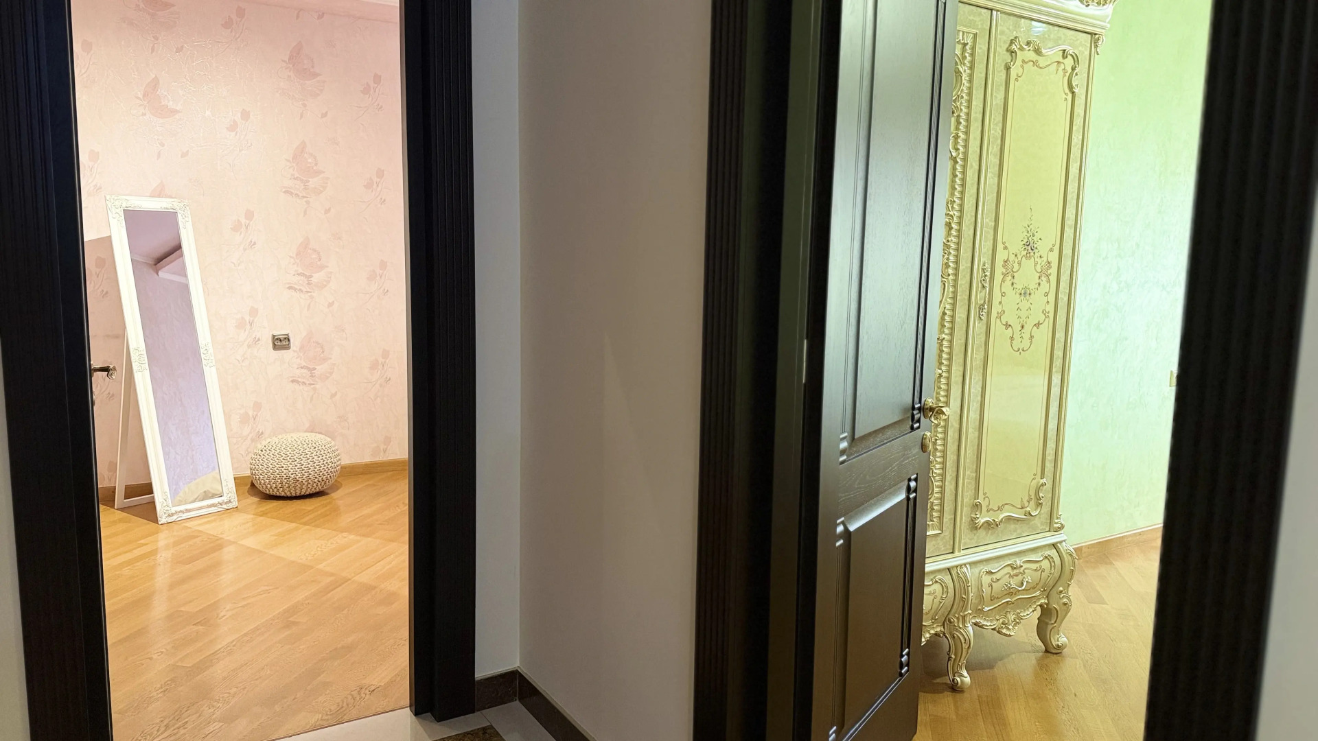 Апартаменты с 2 Спальнями и с Балконом в Центре Города от Sweet Home