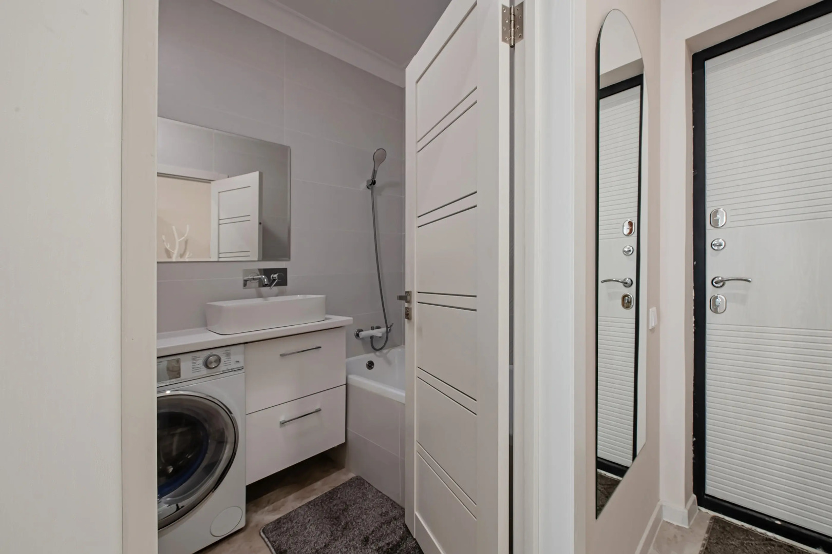 Апартаменты Студия у Станции Метро Грушевка