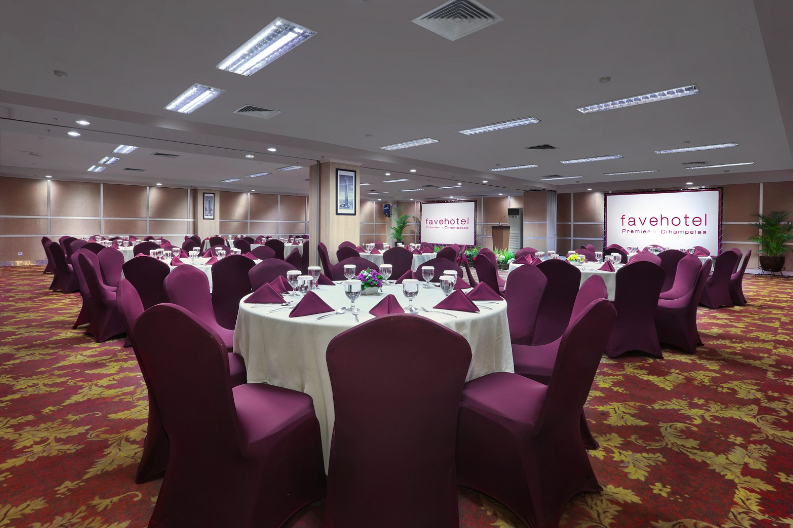 Отель Favehotel Premier Cihampelas