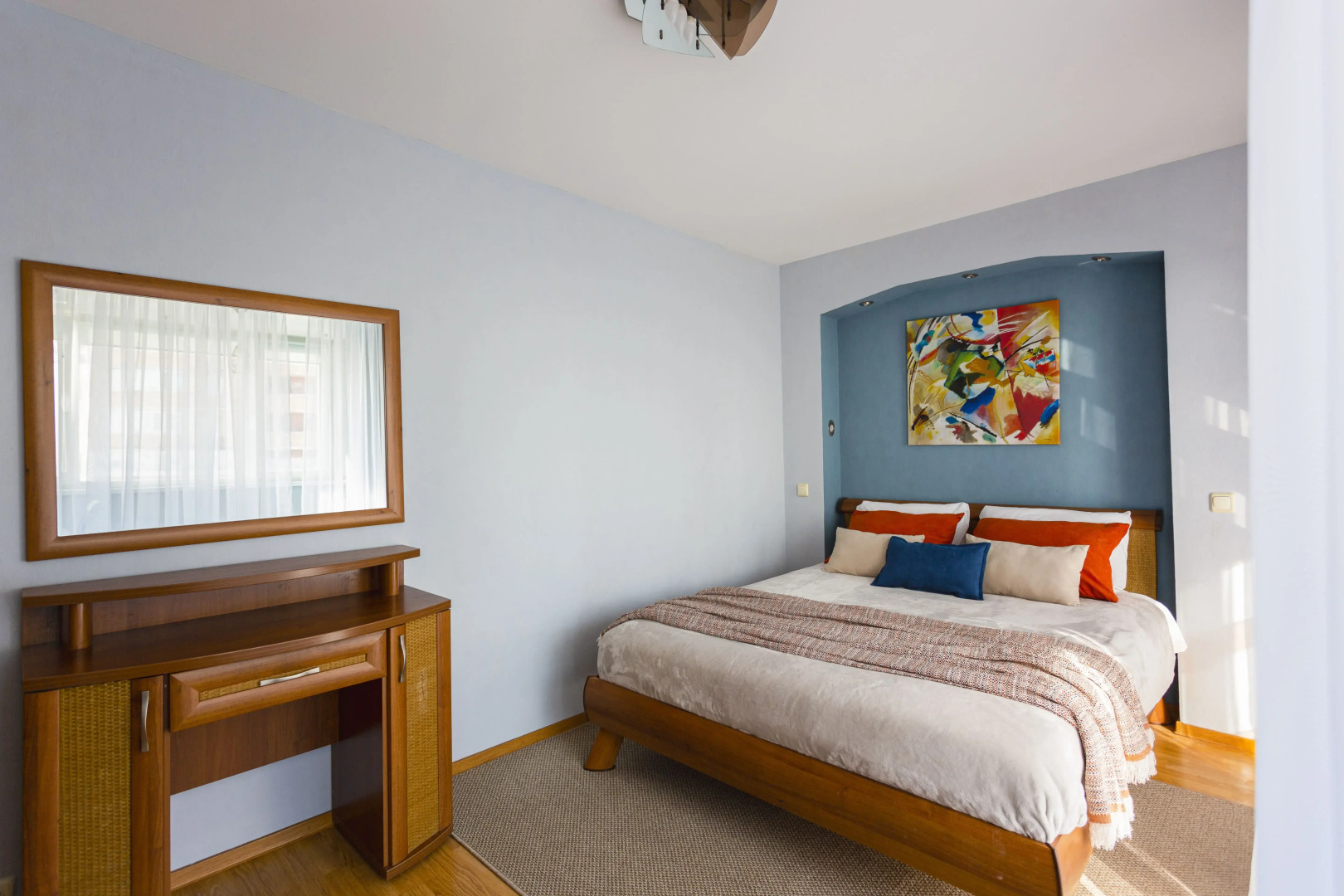 Квартира трехкомнатная в 15 минутах от центра