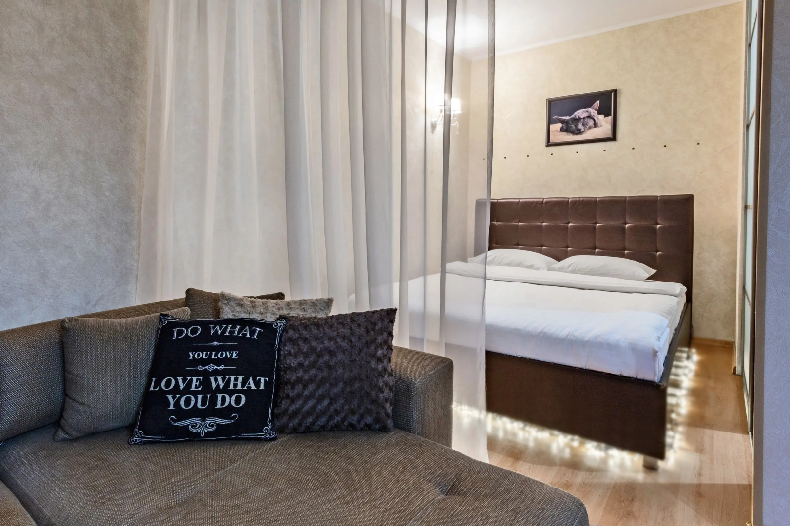 Апартаменты Румер Студио в центре с видом на город