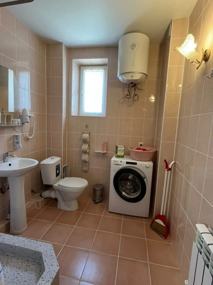 Апартаменты №2 Стандарт, 1 линия, боковой вид на море (4чел)