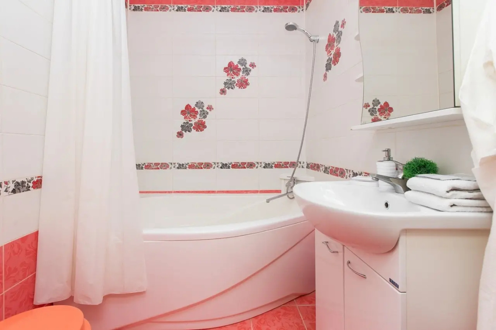 Апартаменты На Братьев Кашириных