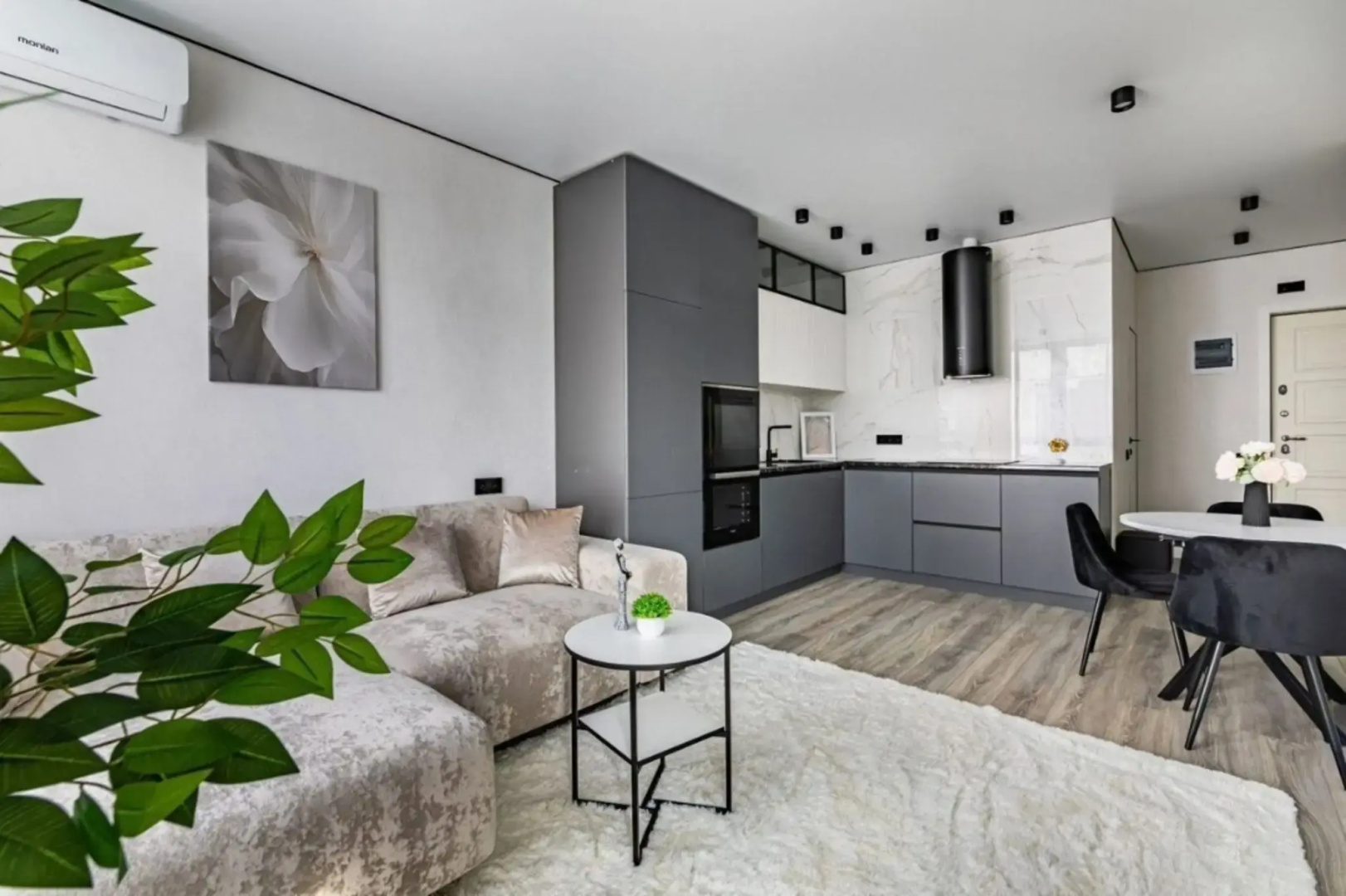Квартира Стильная 2-к в ЖК Бизнес-класса "SavinHouse" в 5 минутах от Аквапарка Ривьера