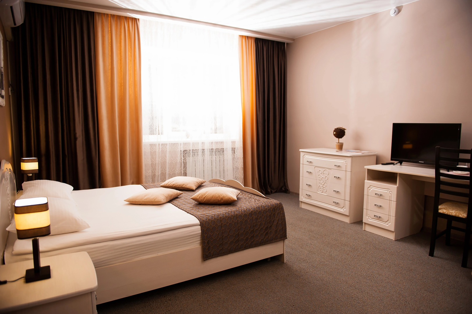 Отель Белая Акация