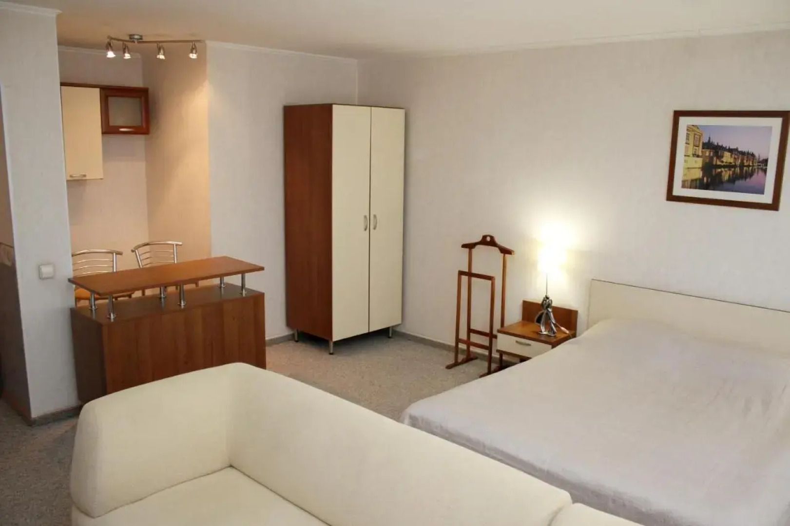 Отель Надеждинский