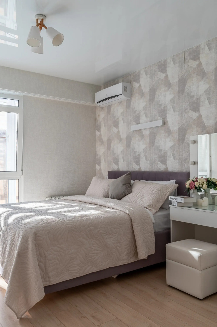 Светлая квартира с панорамными окнами. МПС 82