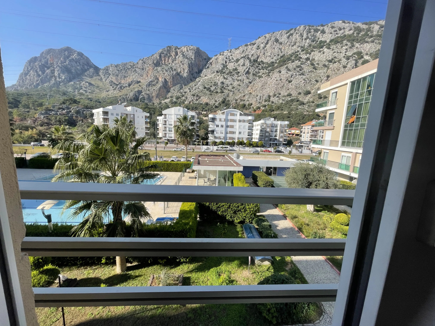 Апартаменты 30 minutes walk to famous Konyaalti Beach 1+1 Suit