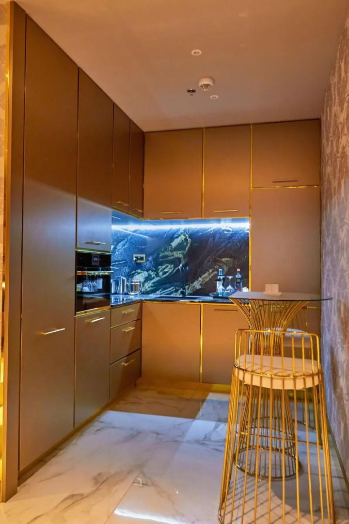 Отель Number One Oxford Street Hotel & Suites