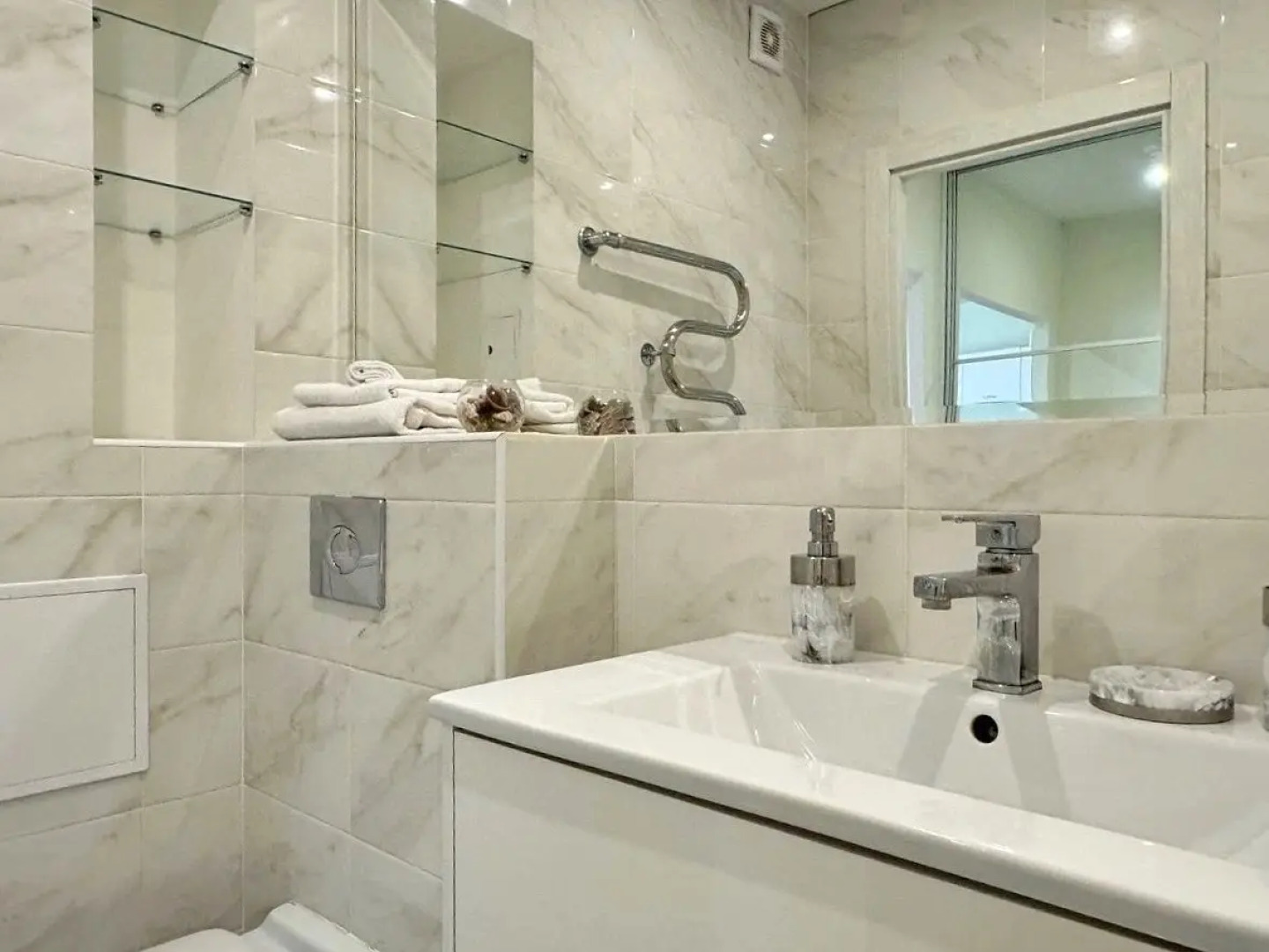 Квартира 1-к Квартира на Октябрьском Проспекте 117