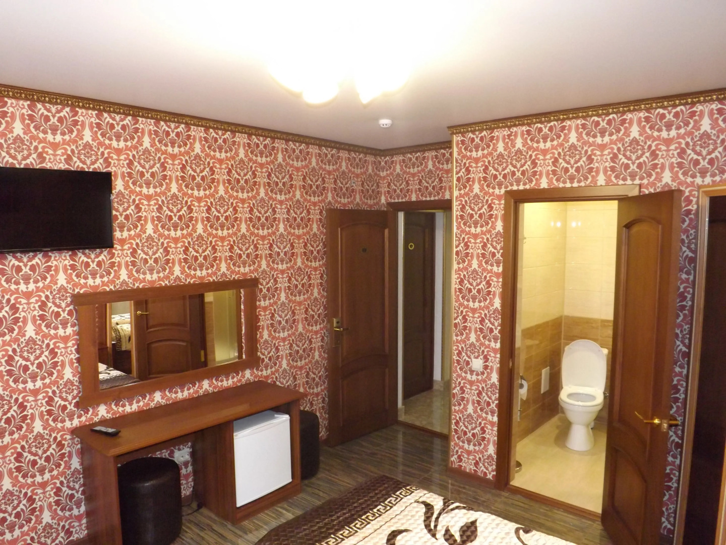 Отель Корона