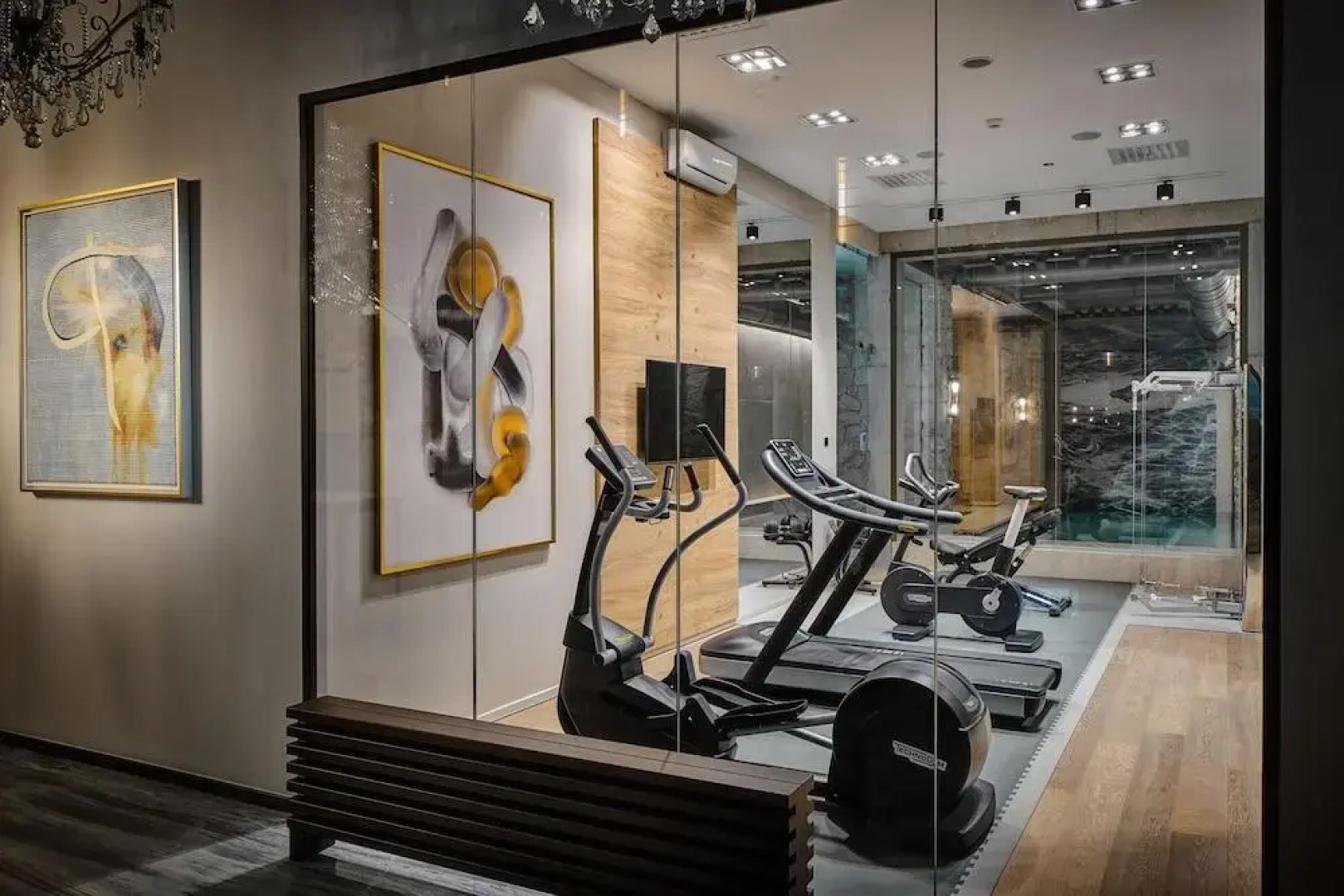 Отель H15 Luxury Palace