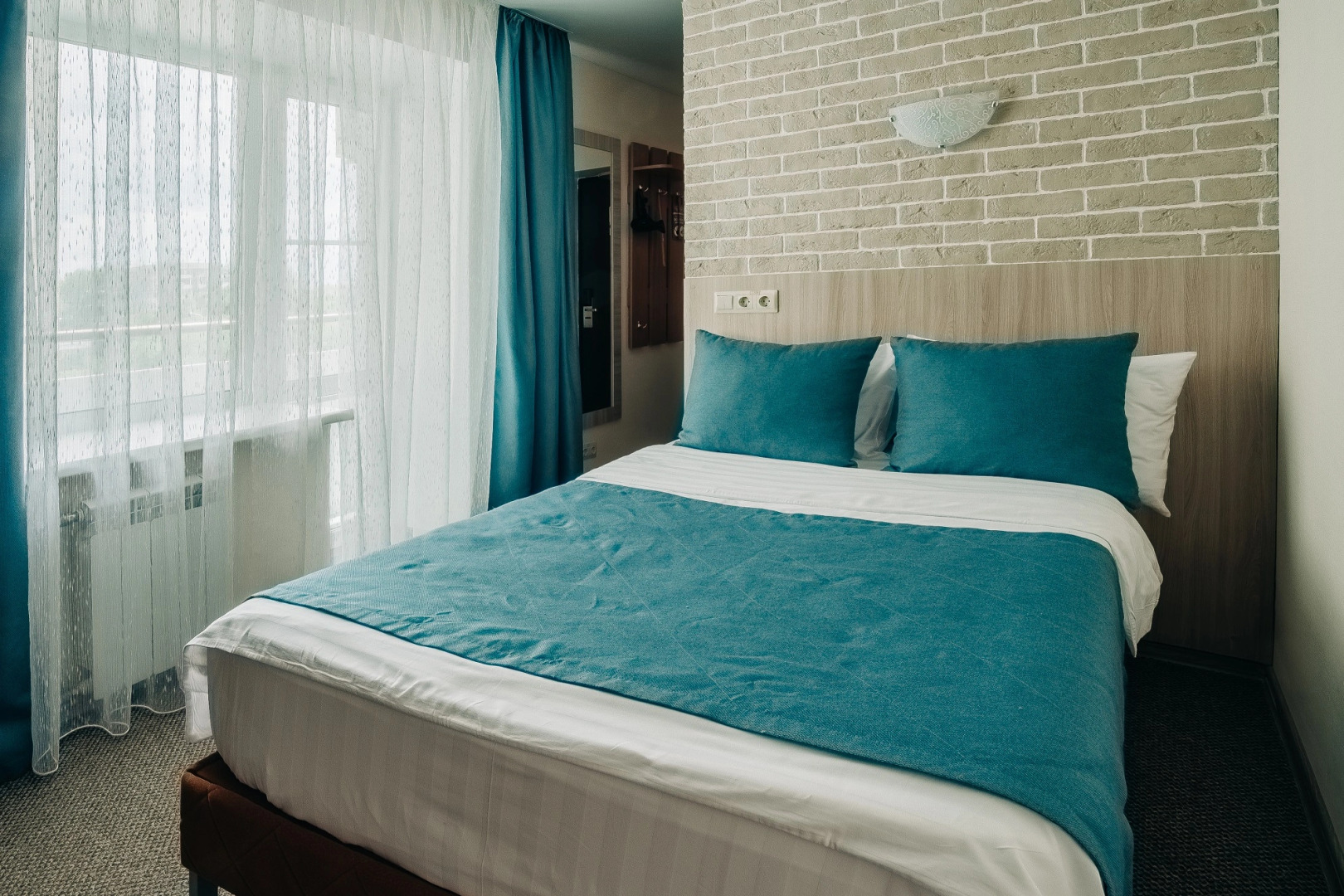 Отель Аврора