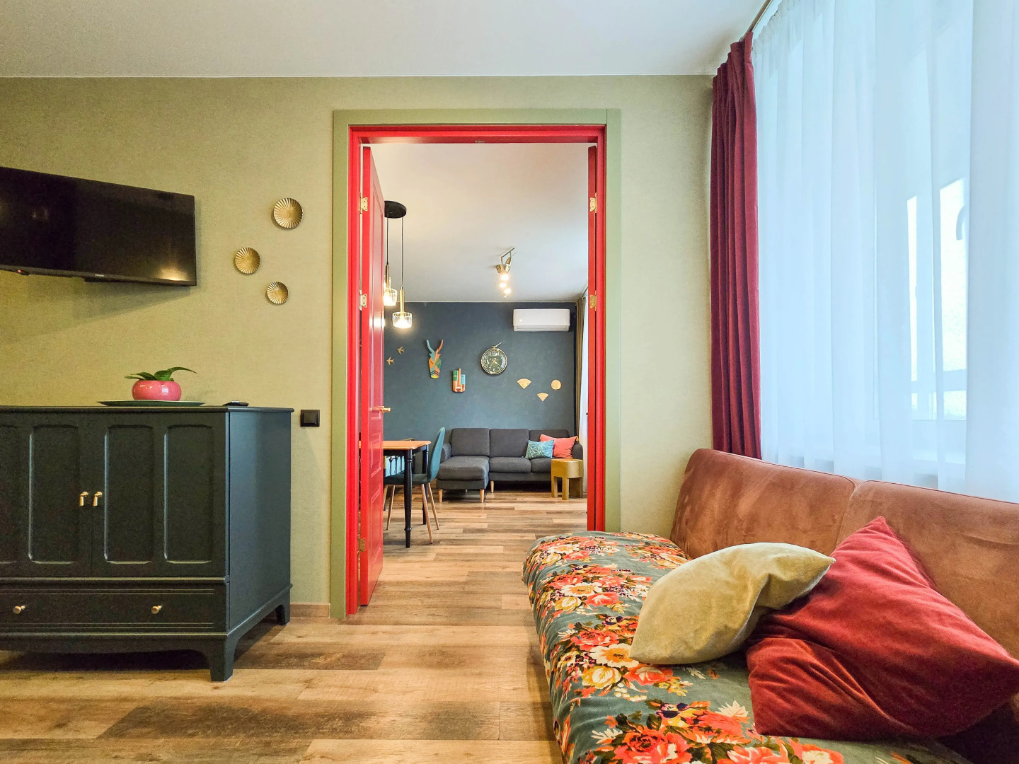 Апартаменты Райское место с панорамным видом, Сеть ЙоХоум