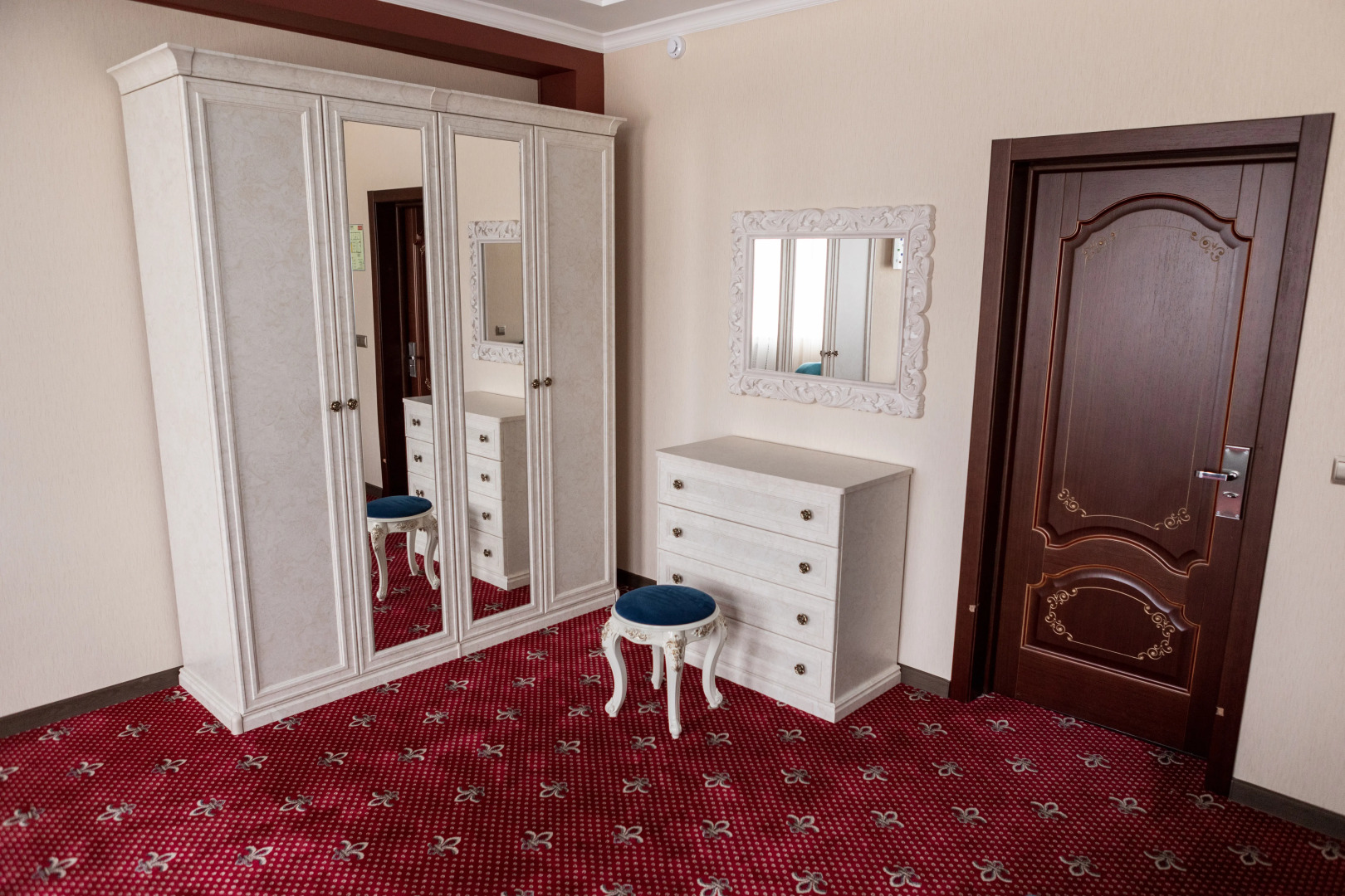 Отель Зодиак