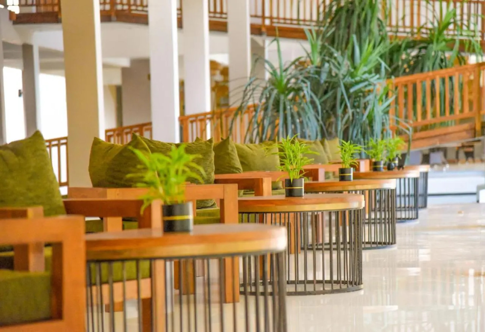 Отель Breeze Pasikudah Resort