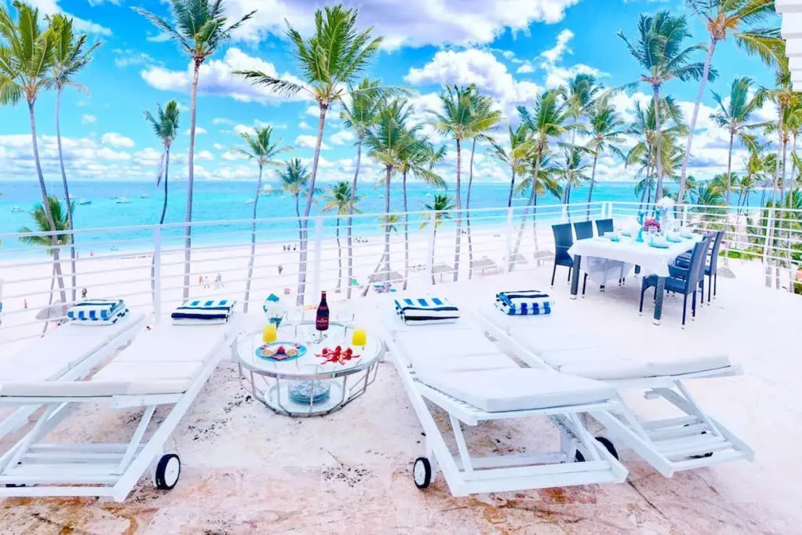 Апартаменты Stunning Ocean View Unique Beach