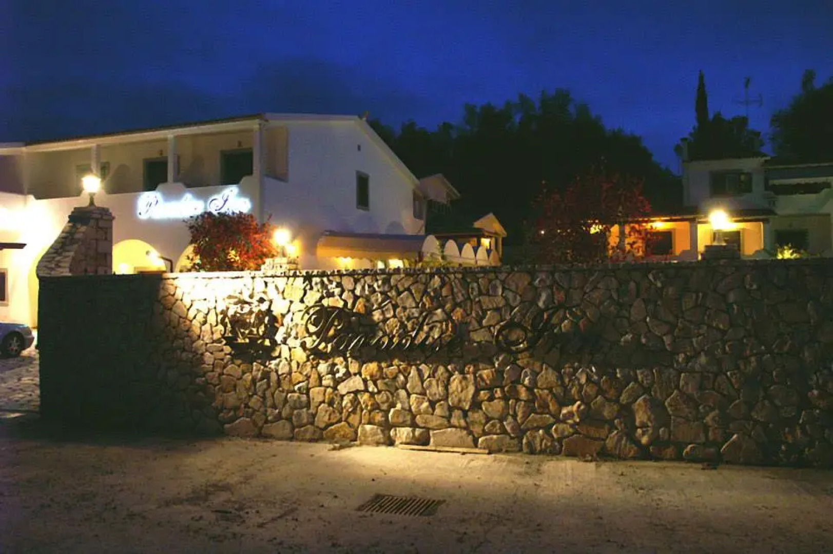 Отель Paradise Inn