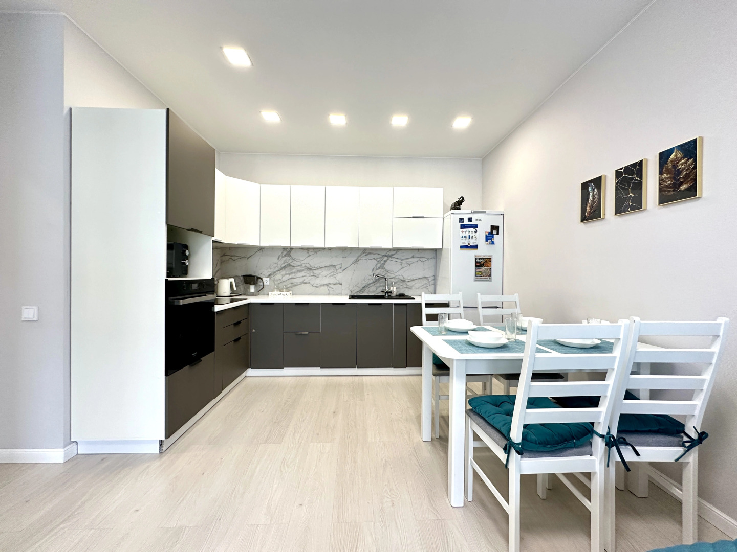 Апартаменты Люкс Аквамарин с дизайнерским ремонтом, для большой семьи