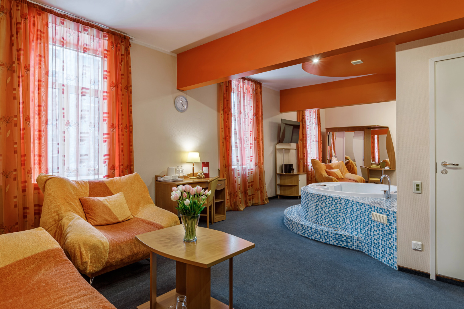 Отель Максима Ирбис