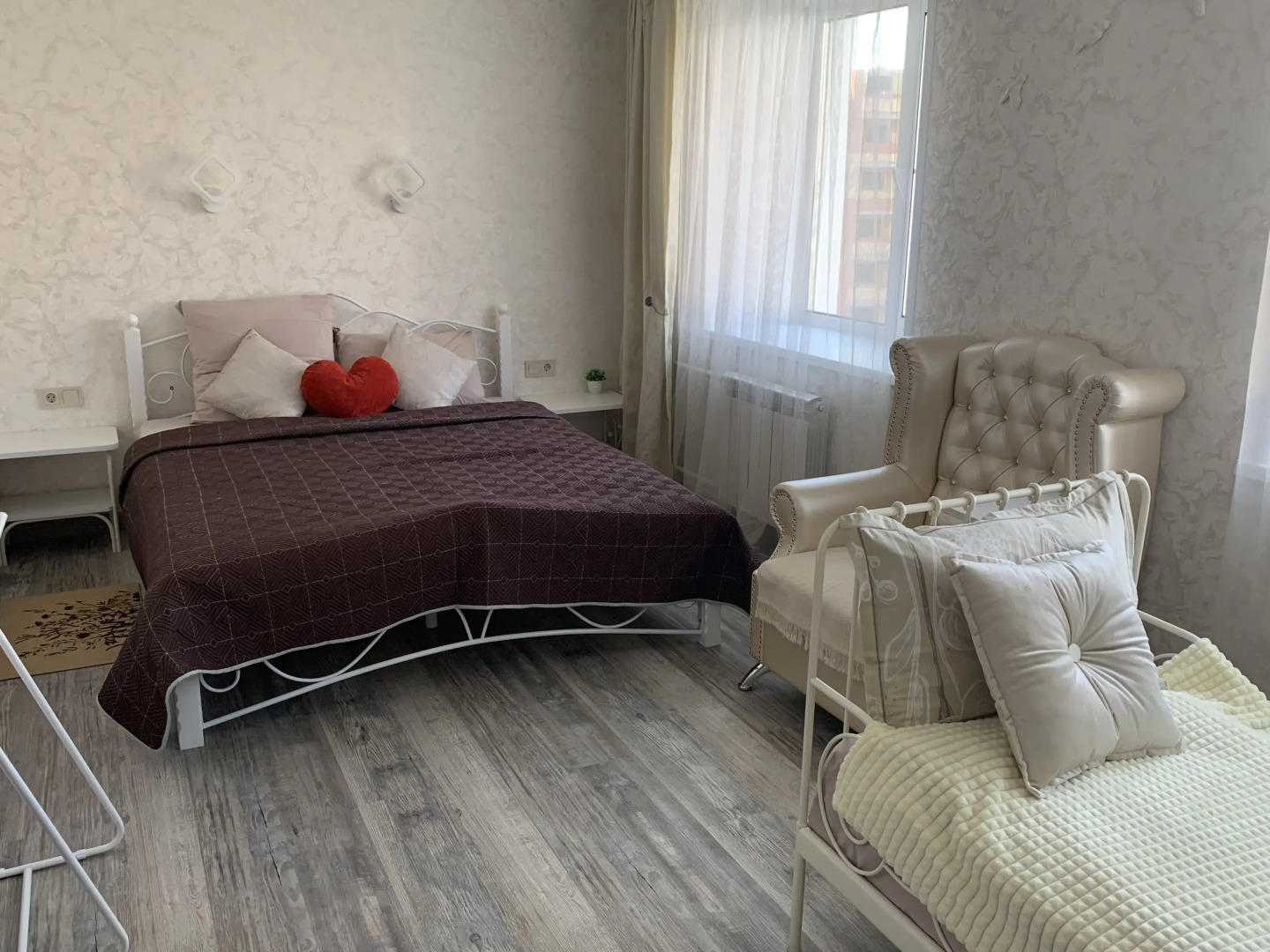 2-х комнатная новая, чистая, уютная и просторная квартира рядом с Набережной