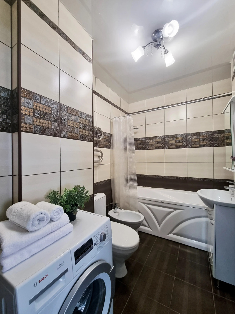 Квартира Уютная светлая в сердце Самары от компании "V-GOSTI"