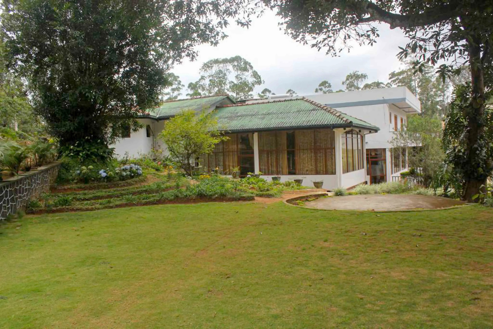 Отель Yoho Thushara